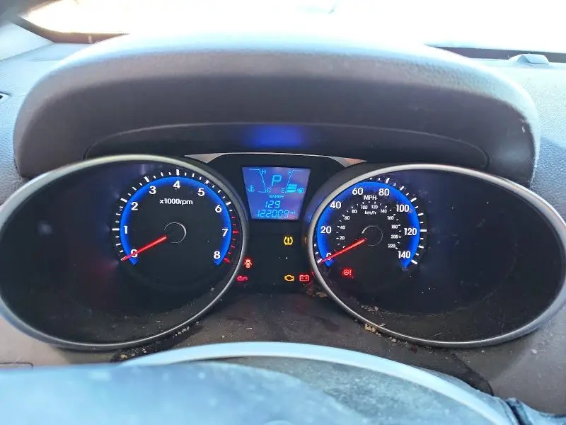 2015 HYUNDAI TUCSON SE  