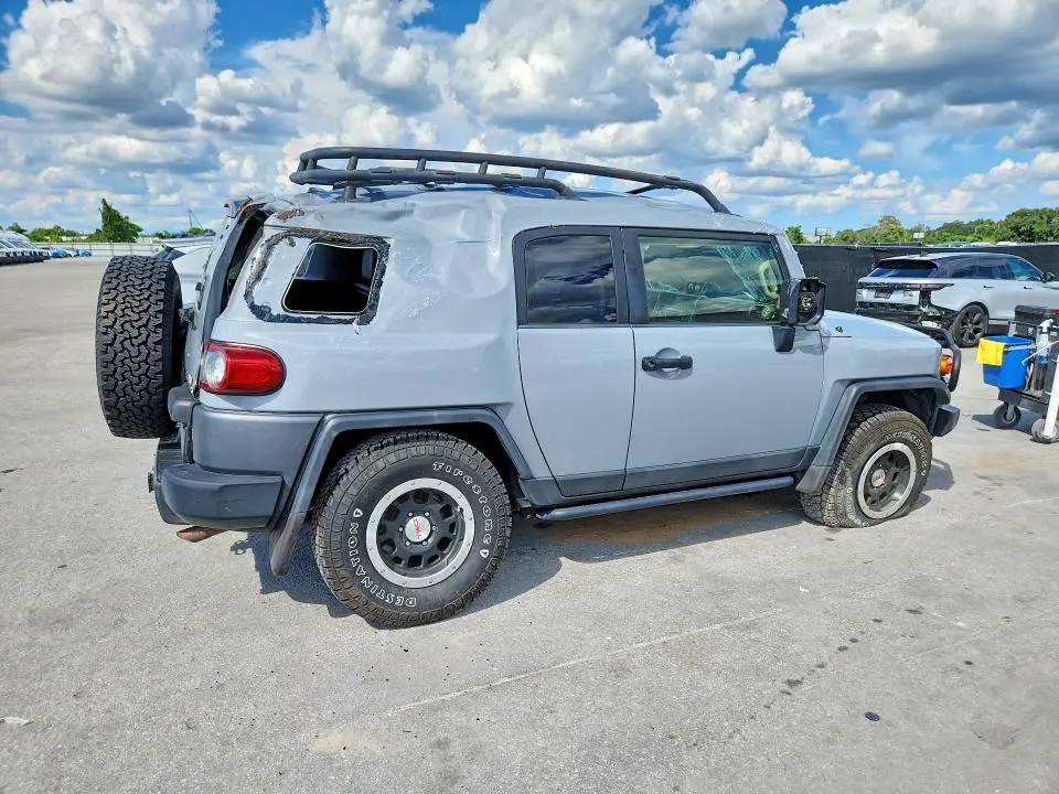 2013 TOYOTA FJ CRUISER BASE  