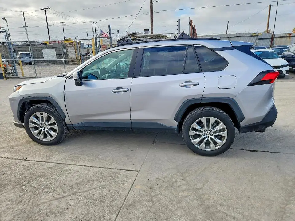 2024 TOYOTA RAV4 XLE PREMIUM  
