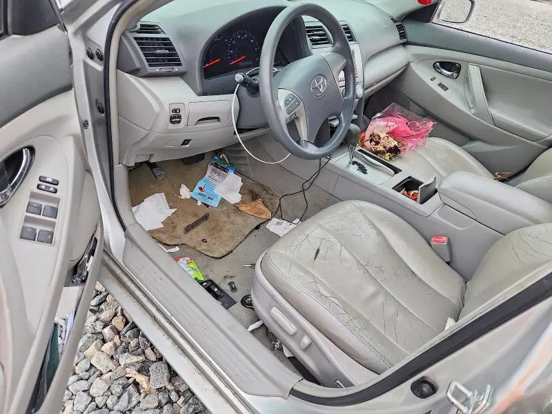 2010 TOYOTA CAMRY LE  
