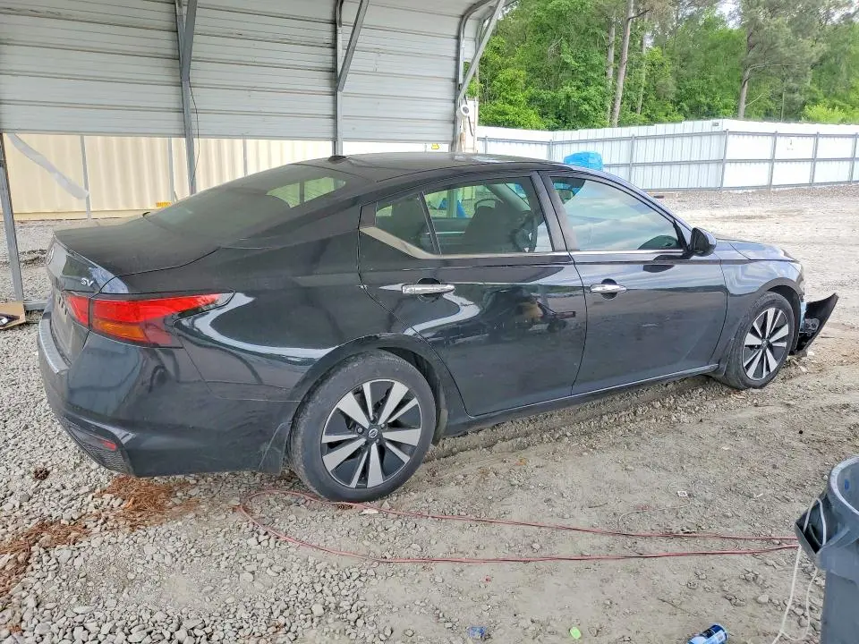 2022 NISSAN ALTIMA SV  
