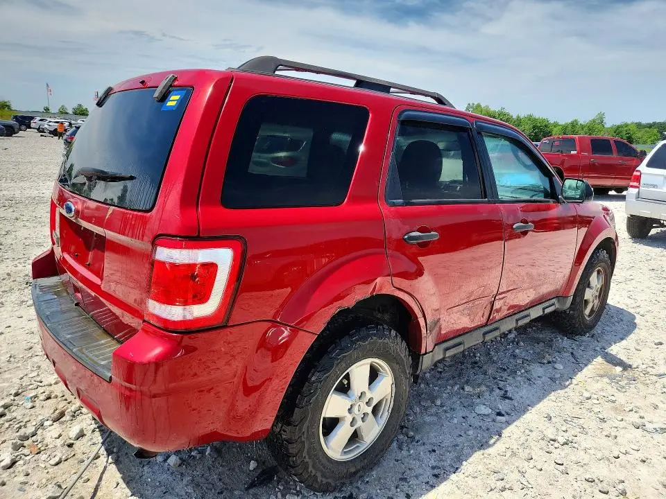 2011 FORD ESCAPE XLT  