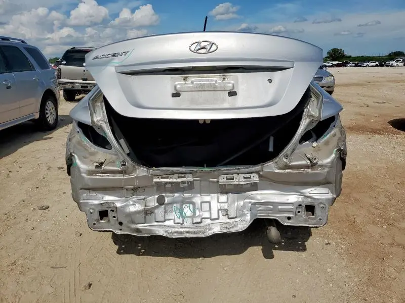 2013 HYUNDAI ACCENT GLS  