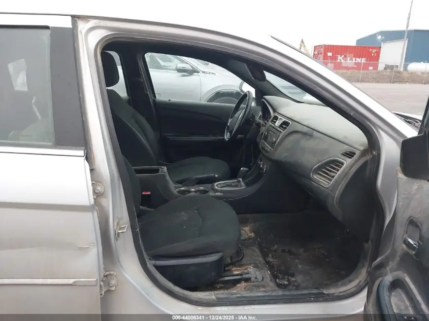 2012 CHRYSLER 200 TOURING