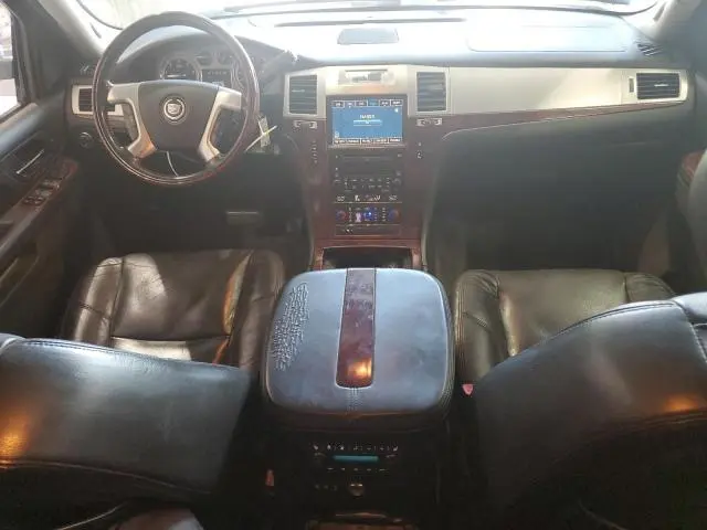 2010 CADILLAC ESCALADE   