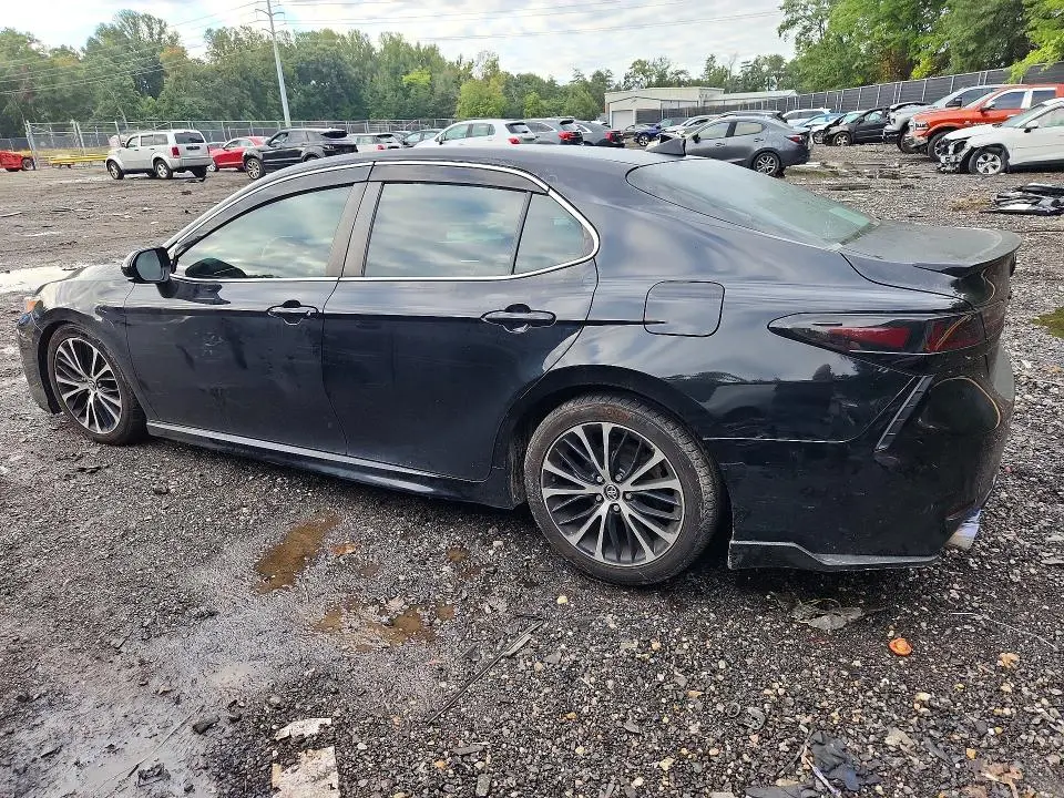 2020 TOYOTA CAMRY SE  