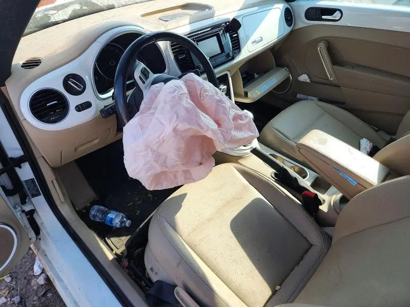 2019 VOLKSWAGEN BEETLE S  