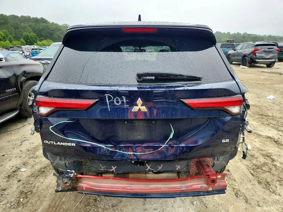 2022 MITSUBISHI OUTLANDER SE  