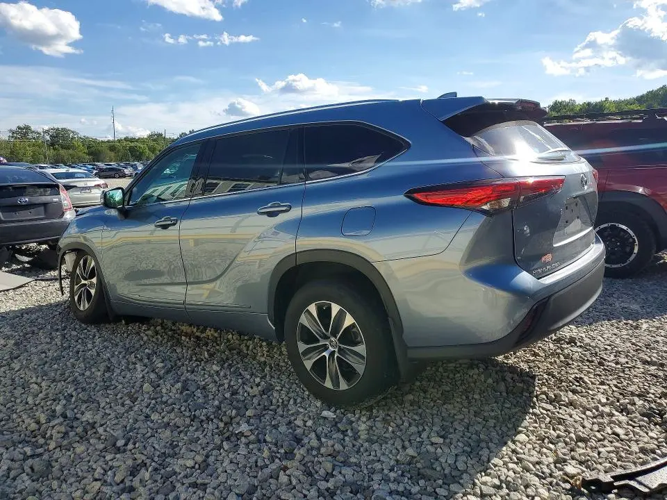 2021 TOYOTA HIGHLANDER XLE  
