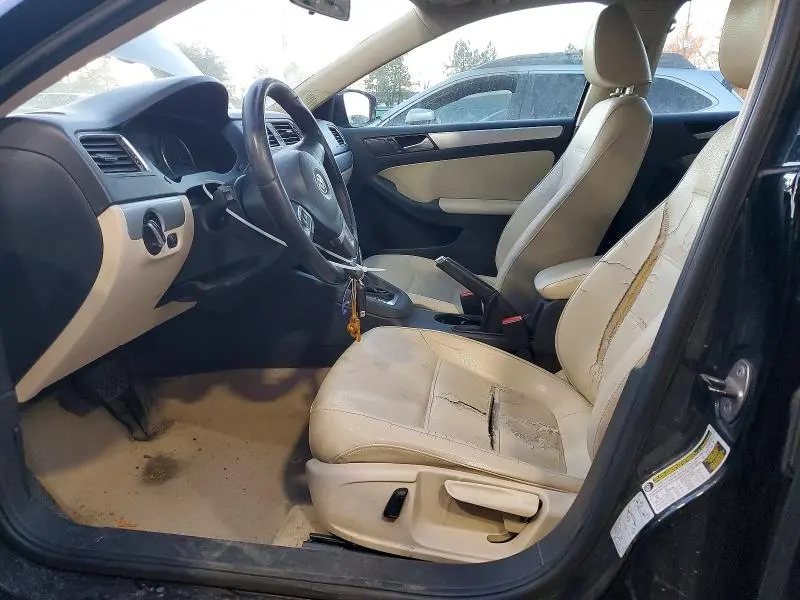 2013 VOLKSWAGEN JETTA SE  