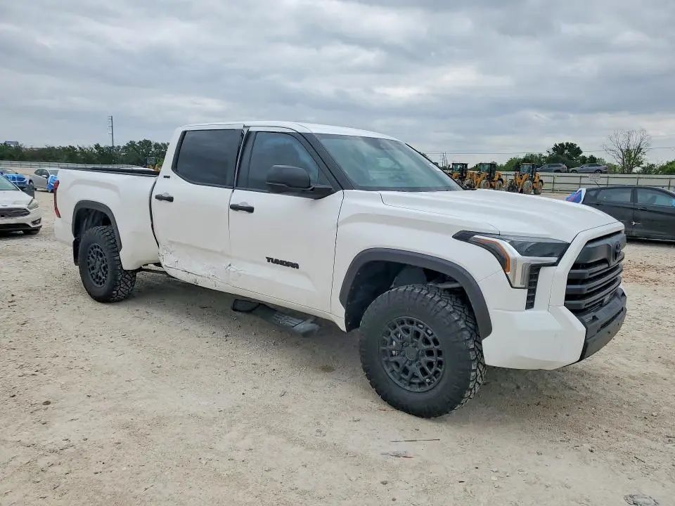 2025 TOYOTA TUNDRA CREWMAX SR5  