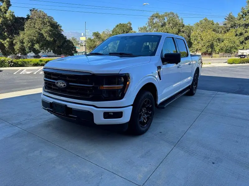 2024 FORD F150 XLT  