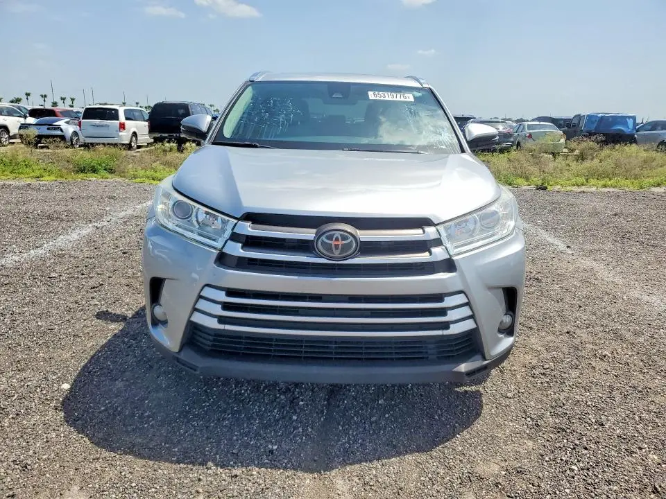 2019 TOYOTA HIGHLANDER XLE  