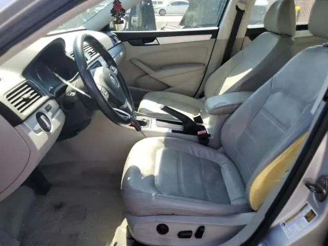 2012 VOLKSWAGEN PASSAT SE  
