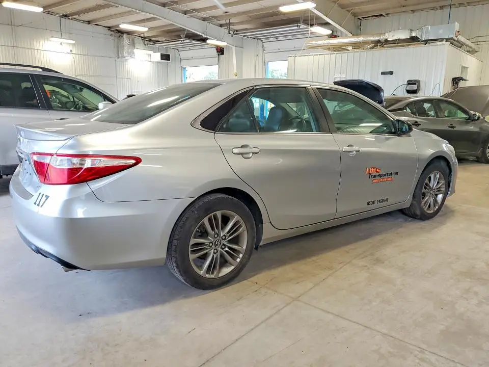 2017 TOYOTA CAMRY SE  