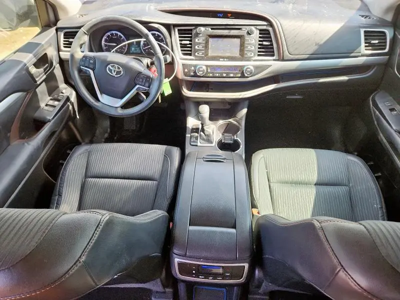 2015 TOYOTA HIGHLANDER LE  
