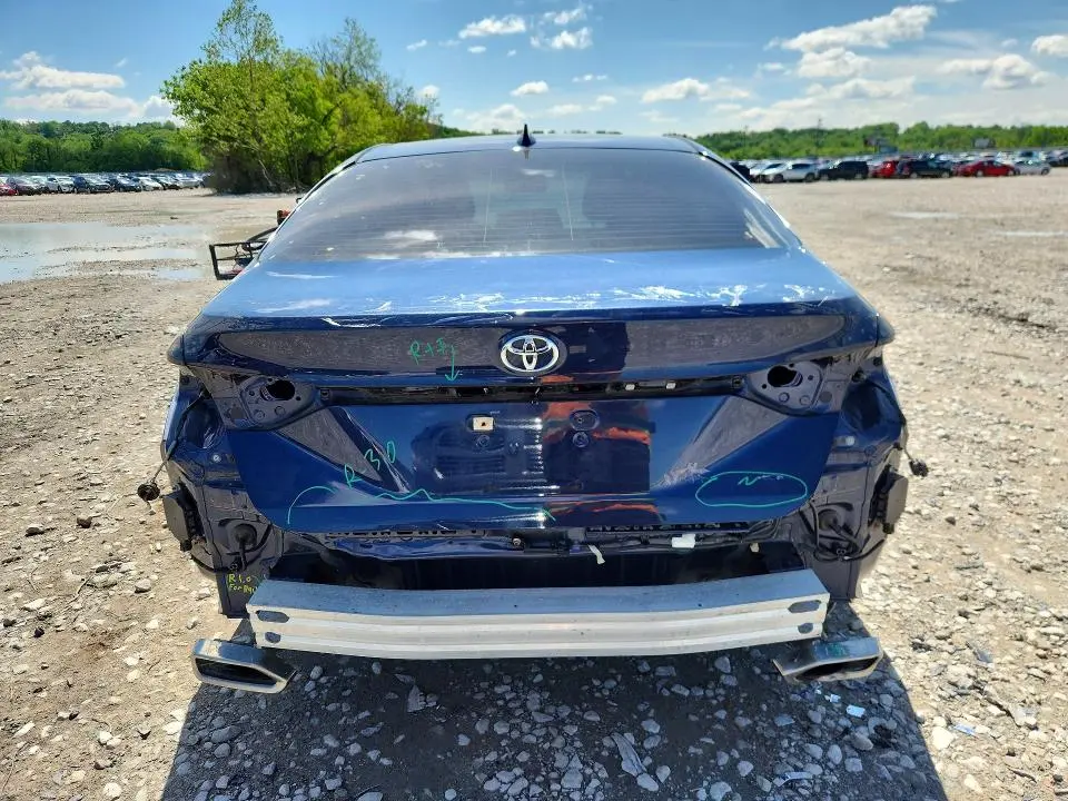 2019 TOYOTA AVALON LIMITED  