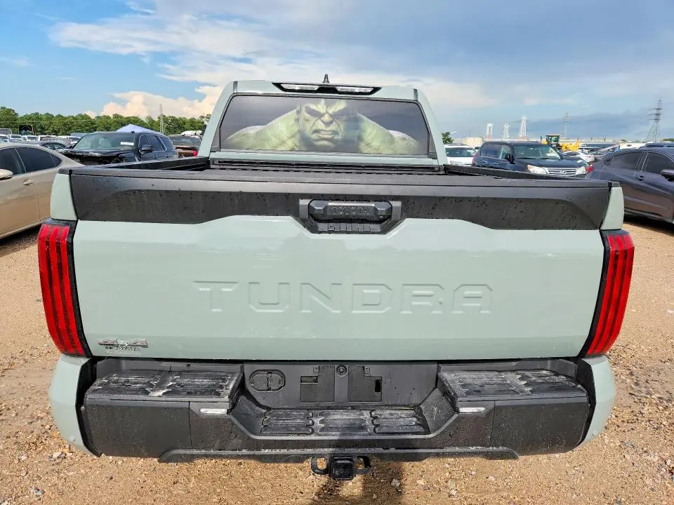 2025 TOYOTA TUNDRA SR5  