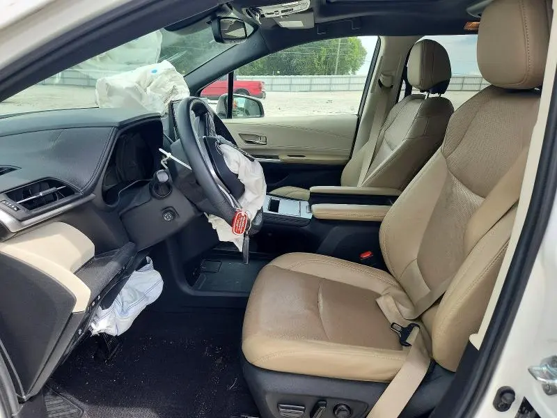 2022 TOYOTA SIENNA LIMITED 7-PASSENGER  