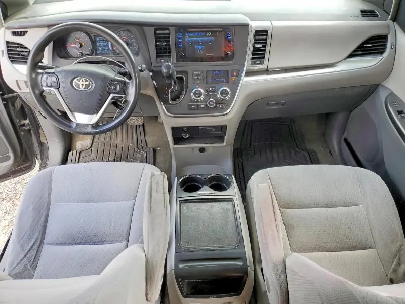 2015 TOYOTA SIENNA LE 8-PASSENGER  