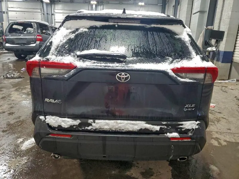 2025 TOYOTA RAV4 XLE  