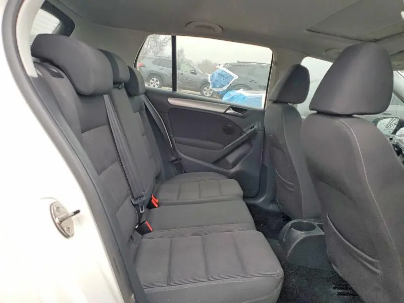 2010 VOLKSWAGEN GOLF   