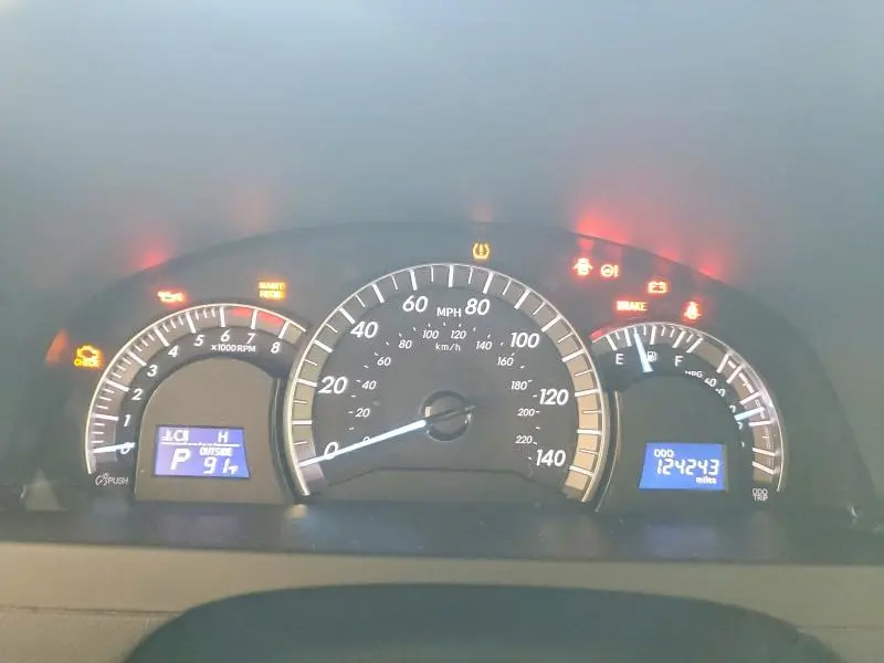 2014 TOYOTA CAMRY SE  