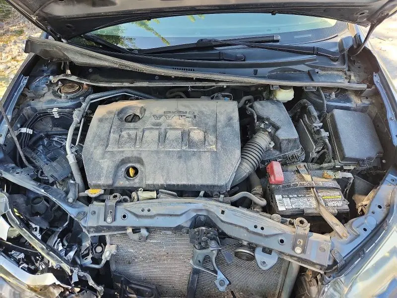 2015 TOYOTA COROLLA LE PLUS  