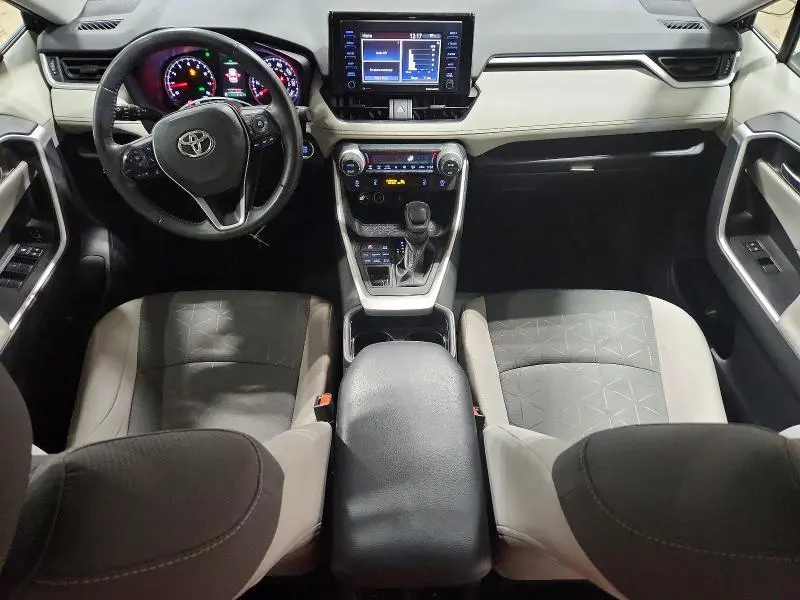 2021 TOYOTA RAV4 XLE  