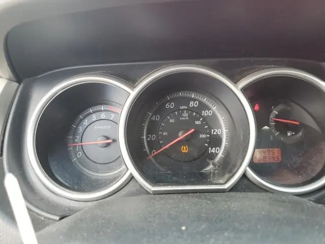 2011 NISSAN VERSA S  