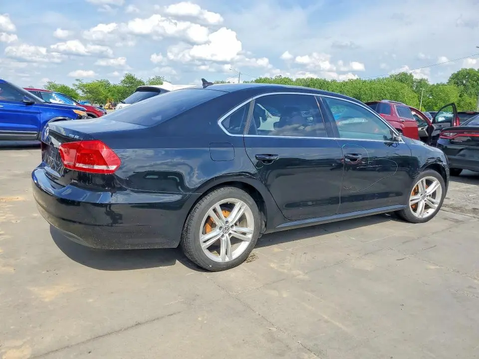 2015 VOLKSWAGEN PASSAT   