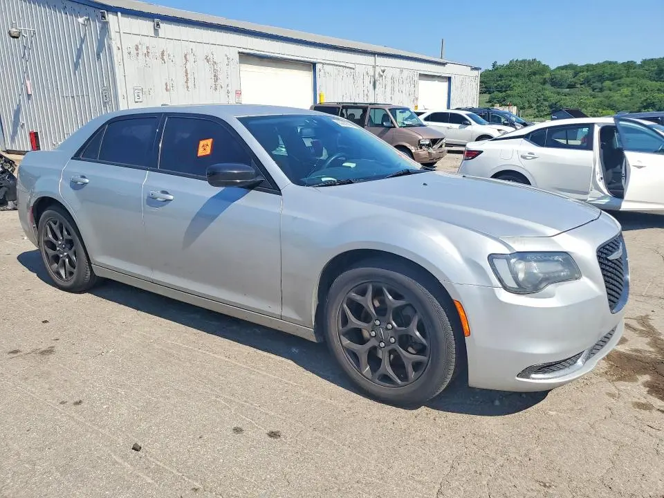 2019 CHRYSLER 300 TOURING  