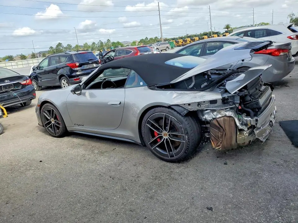 2025 PORSCHE 911 CARRERA GTS  