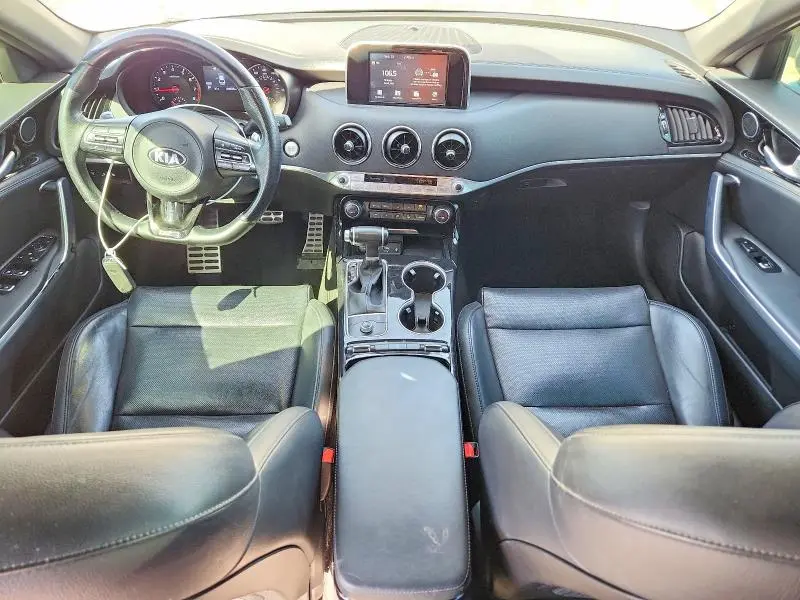 2020 KIA STINGER GT-LINE  