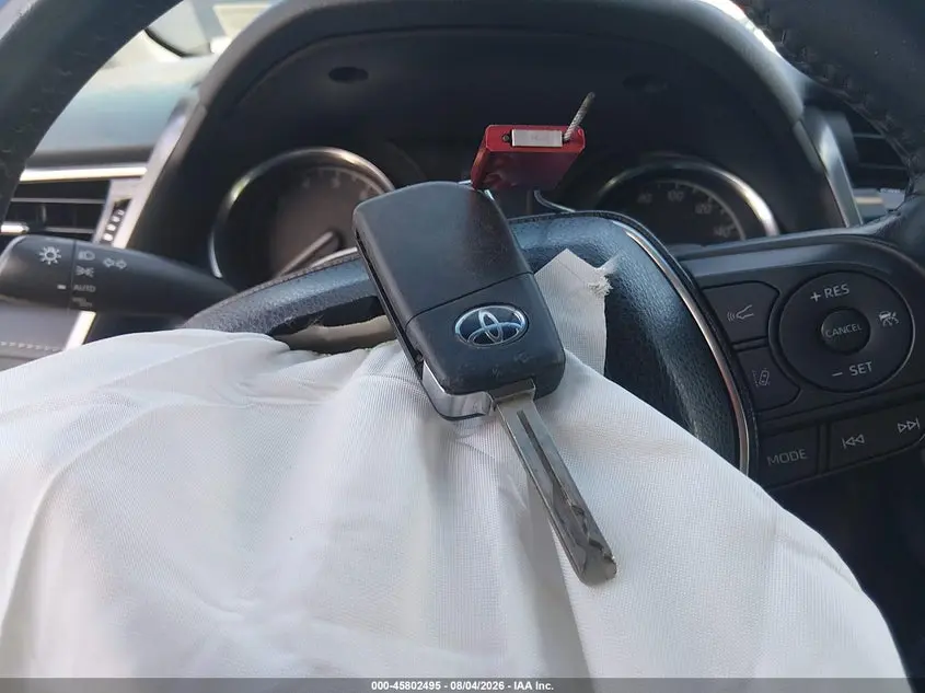 2018 TOYOTA CAMRY SE