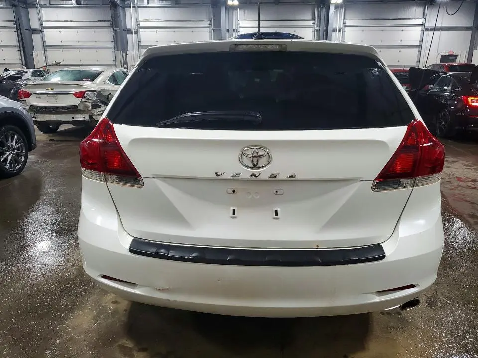 2013 TOYOTA VENZA LE  