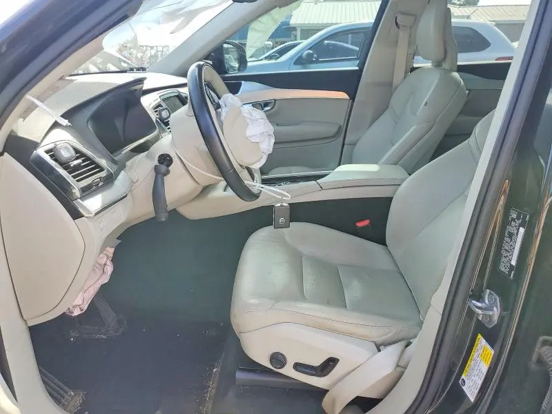 2018 VOLVO XC90 T6  