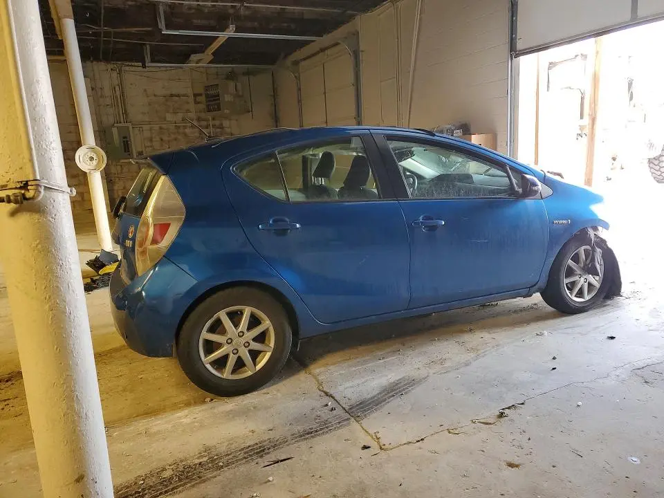 2013 TOYOTA PRIUS C   