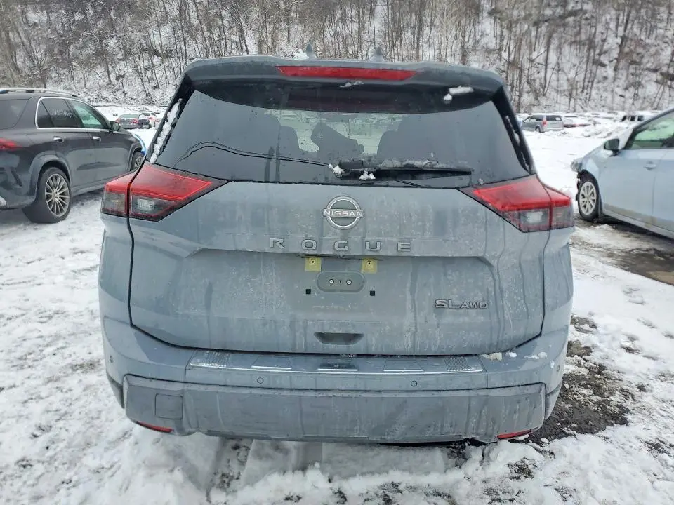 2025 NISSAN ROGUE SL  