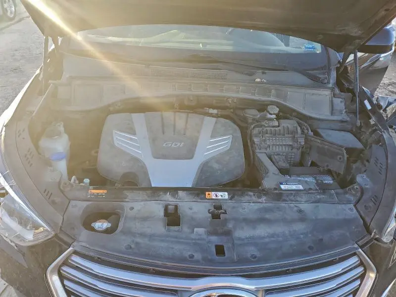 2017 HYUNDAI SANTA FE SE  