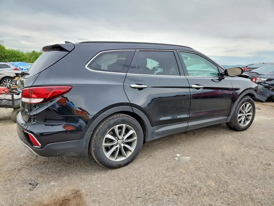 2018 HYUNDAI SANTA FE SE  