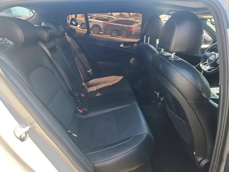 2023 KIA STINGER GT LINE  