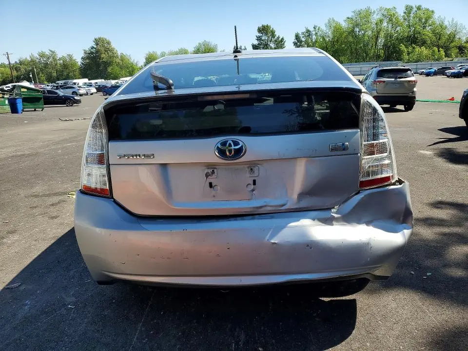 2010 TOYOTA PRIUS III  