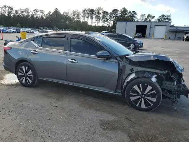 2022 NISSAN ALTIMA SV  