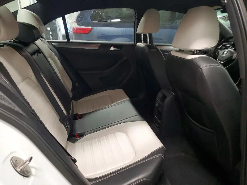 2016 VOLKSWAGEN JETTA SPORT  