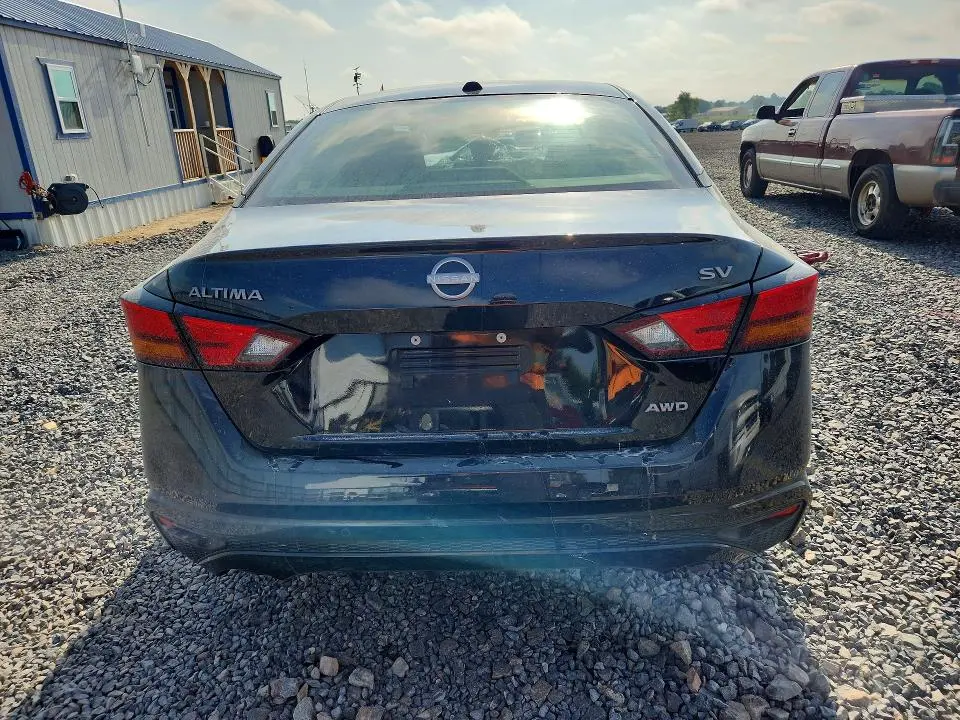 2024 NISSAN ALTIMA SV  