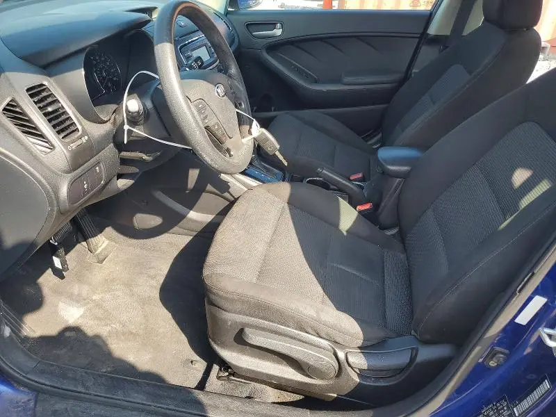 2017 KIA FORTE LX  