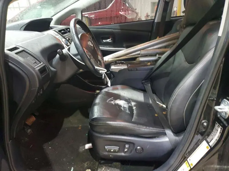 2017 TOYOTA PRIUS V FOUR  