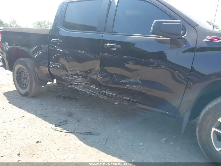 2022 CHEVROLET SILVERADO 1500 4WD  SHORT BED RST