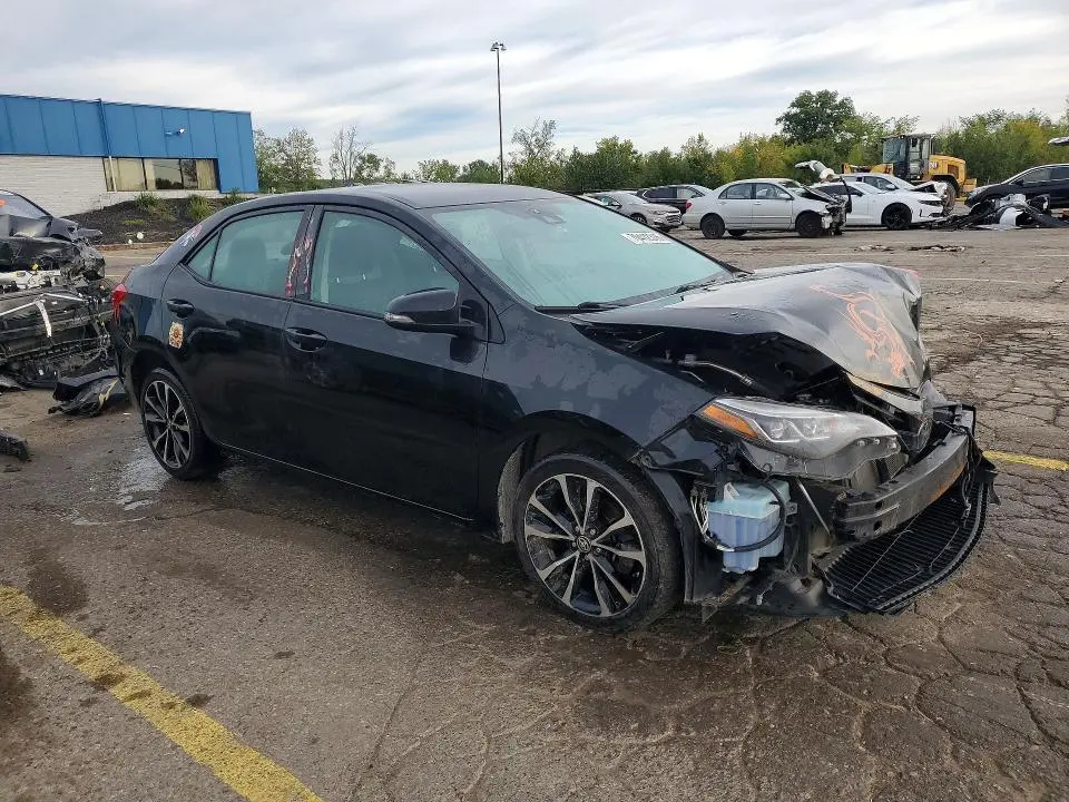 2017 TOYOTA COROLLA SE  